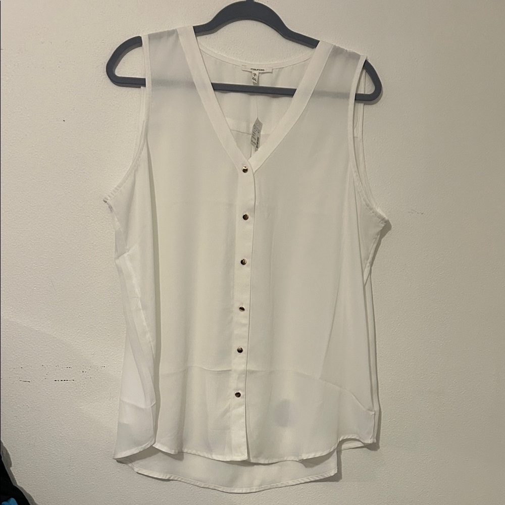 Maurices Ivory Button-Down Sleeveless Blouse
